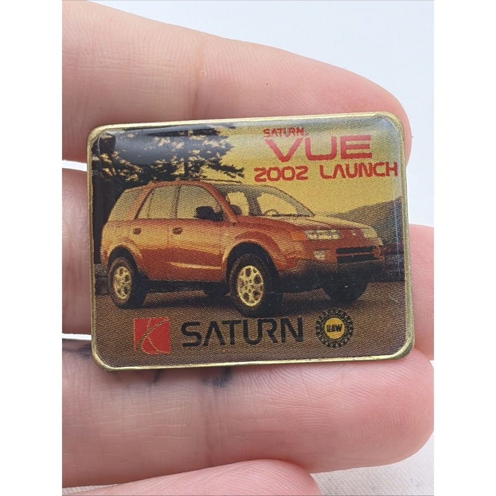 Vintage 2002 Saturn Vue Launch Car UAW United Auto Workers Lapel Hat Pin